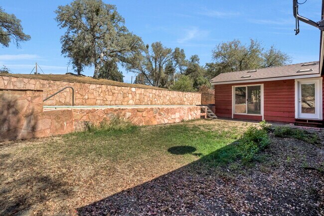 Building Photo - 31638 Lodge Rd