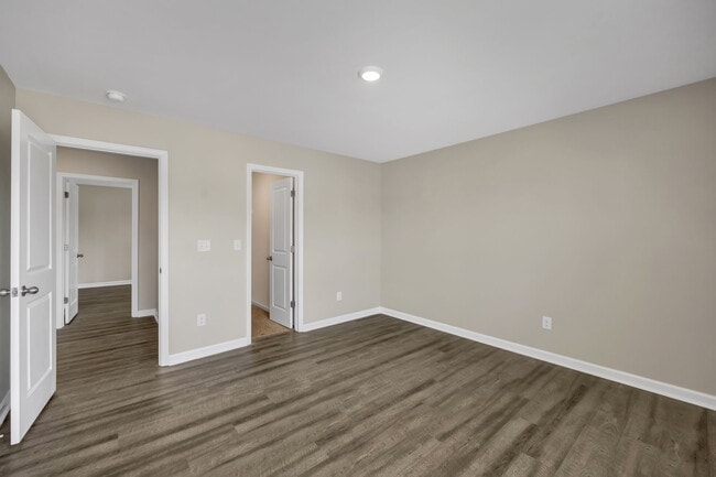 Building Photo - 207 Bridlewood Ln