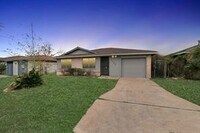 Building Photo - 12811 Glen Hollow Dr