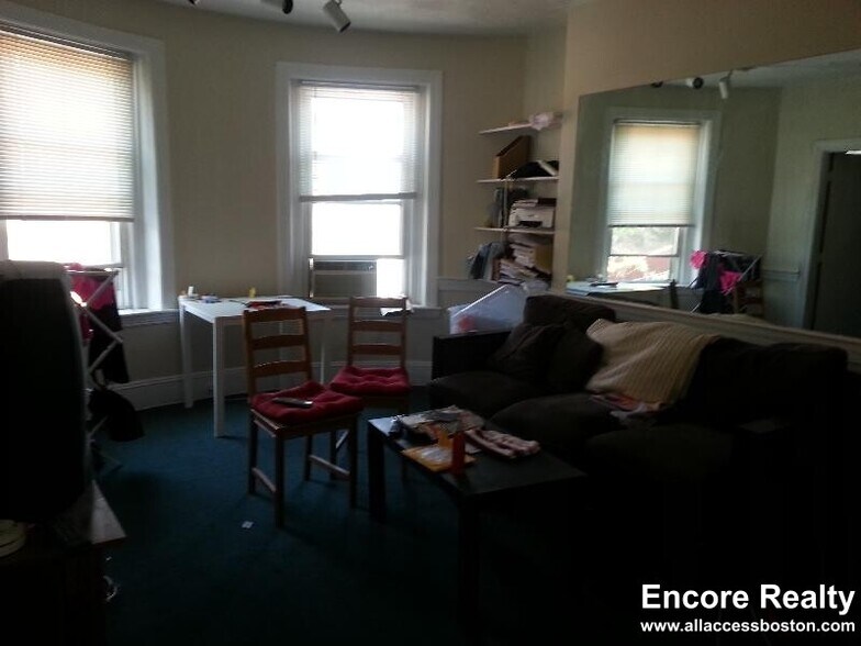 Building Photo - 6 Wait St