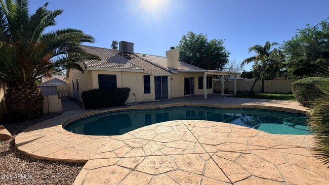 Building Photo - 1777 E Sheffield Ave