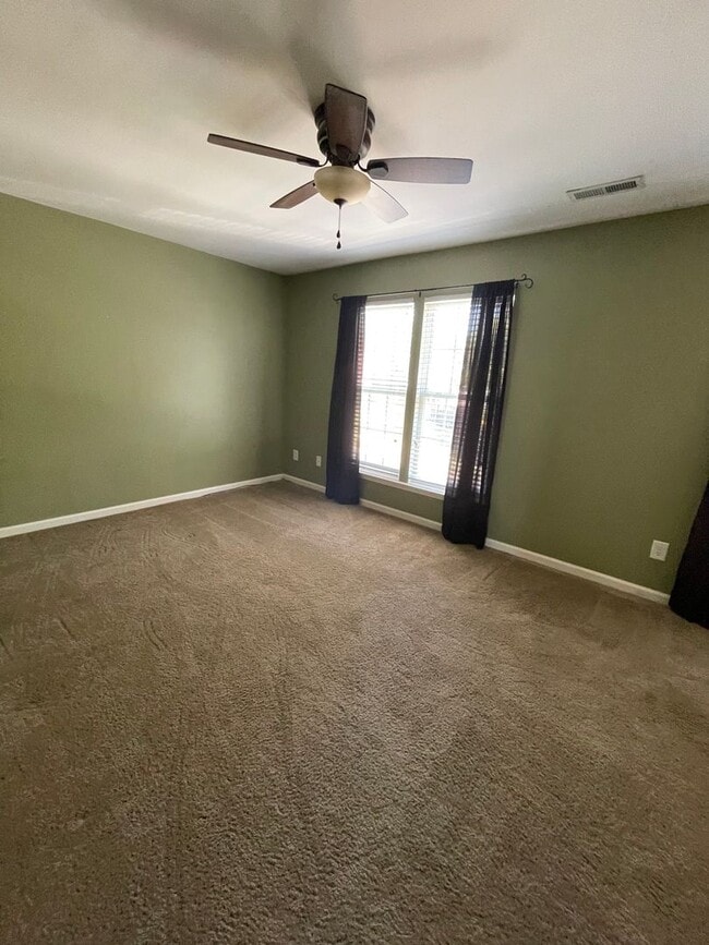 Building Photo - Hadley Commons 2 Bedroom 2.5 Bath Townhome Minutes from Bridgeway Station !!