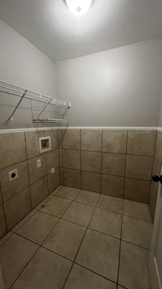 Building Photo - 116 Clearview Ct