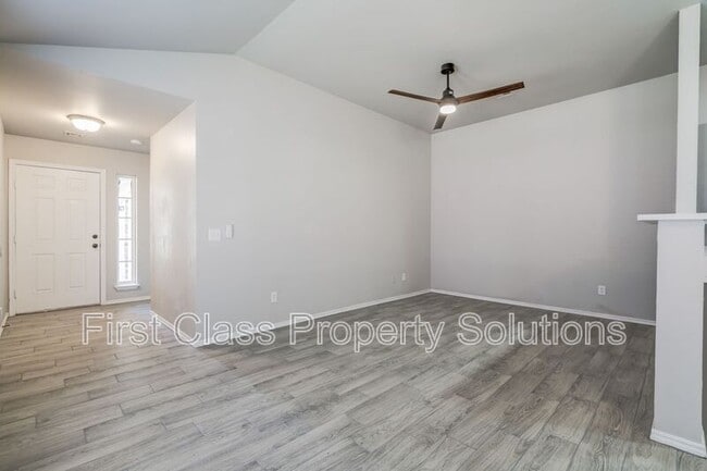 Building Photo - 1322 Commerce Dr