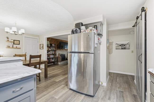 Building Photo - 3111 NE 51st St