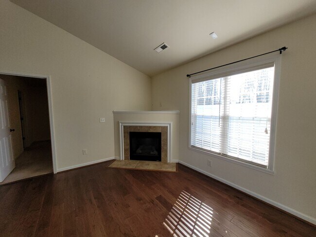 Building Photo - 108 Brae Creek Ct