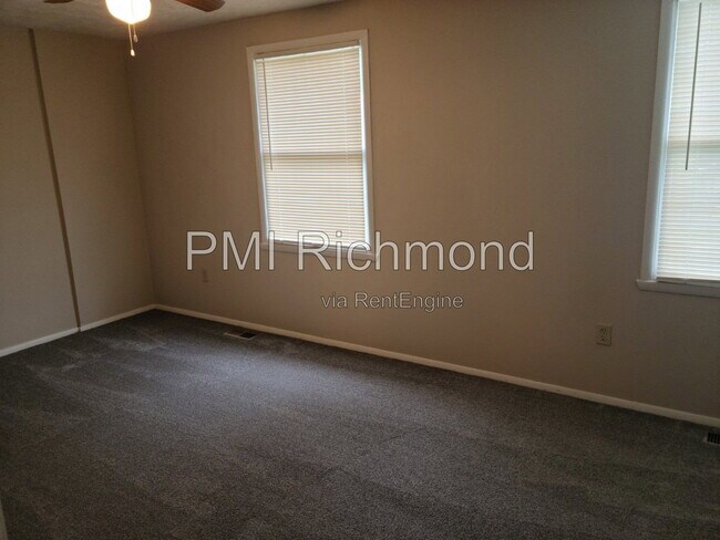 Building Photo - 9623 Greenmeadow Cir