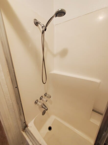 shower tub - 8641 Glenoaks Blvd
