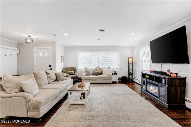 Building Photo - 144 Lower Main St