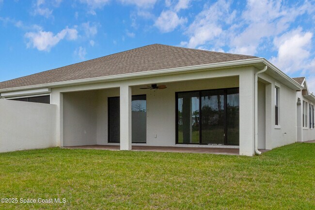Building Photo - 2490 Treasure Cay Ln