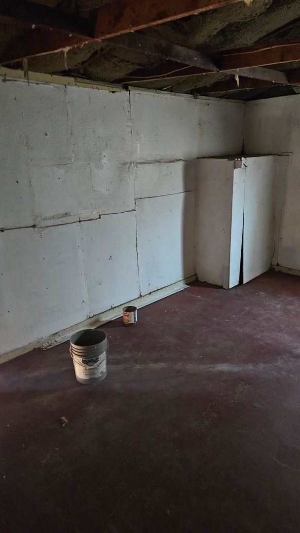 Building Photo - Affordable 3 Bedroom Home for $2100 Rent, $2100 Deposit, 1st Month Free with Lease!