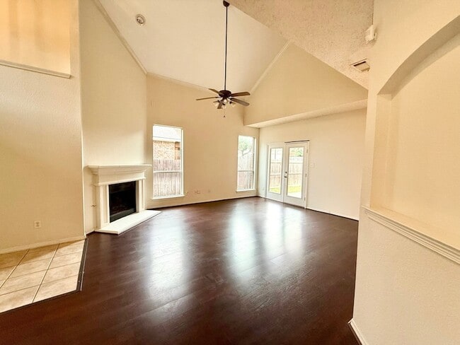 Building Photo - 3900 Braxton Ln