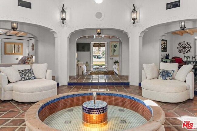 Building Photo - 2231 S Caliente Dr