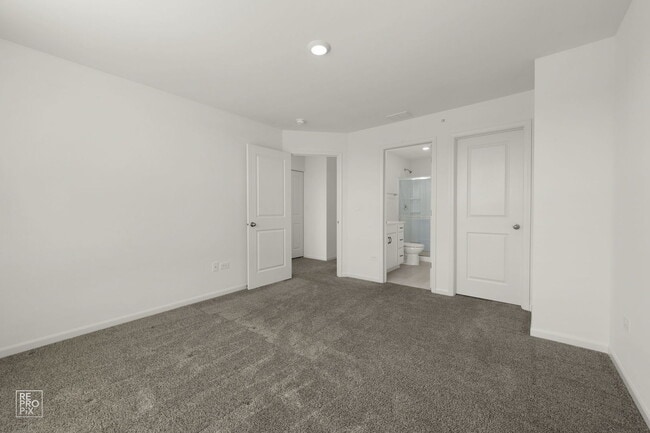 Building Photo - 2246 Venture Dr