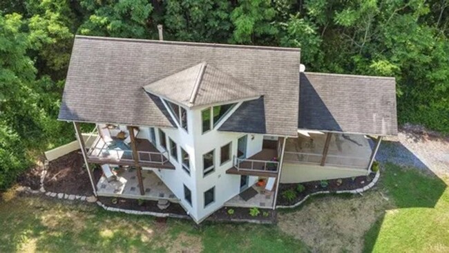 Building Photo - Live the Hobby Farm Dream in Shawsville, VA!