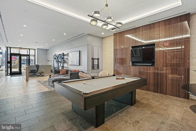 Building Photo - 1211 Van St SE