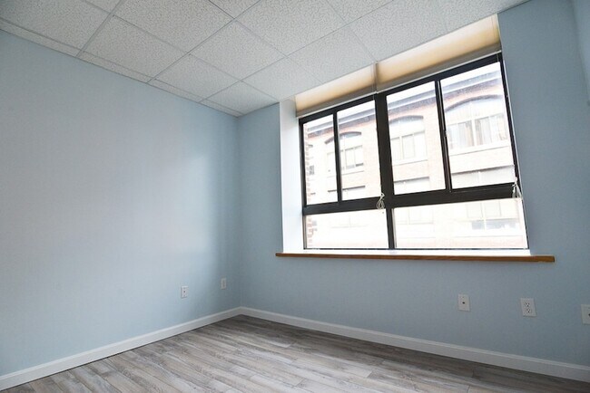 Building Photo - 10 Linwood St