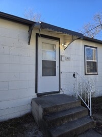 Building Photo - 511 Funston