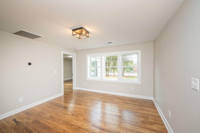 Building Photo - 1106 Morningside Dr