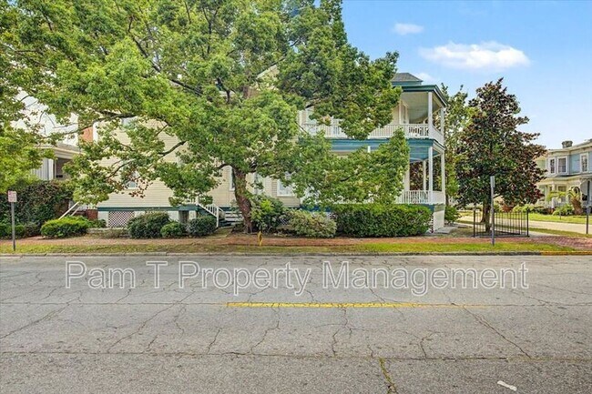 Building Photo - 402 E Park Ave