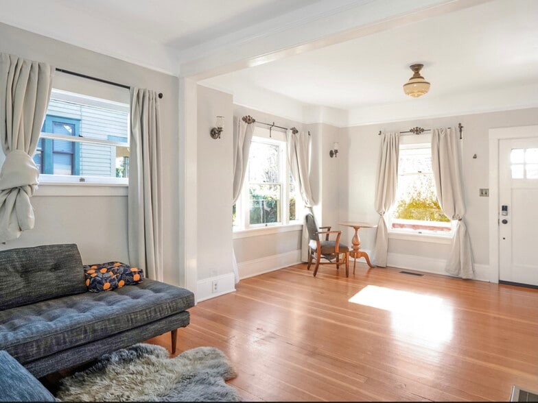 Dining room off the kitchen - 210 W 32nd St