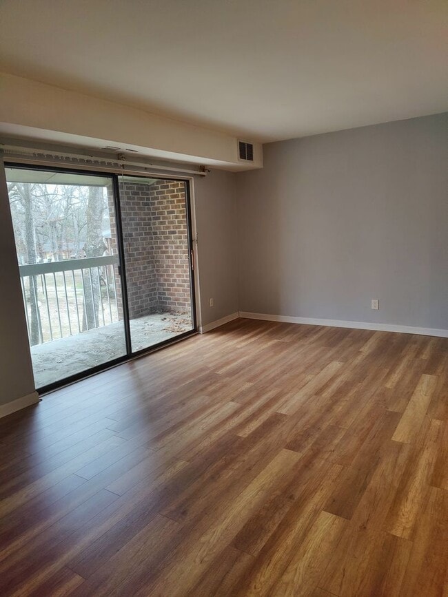Building Photo - 1287 Schaub Dr