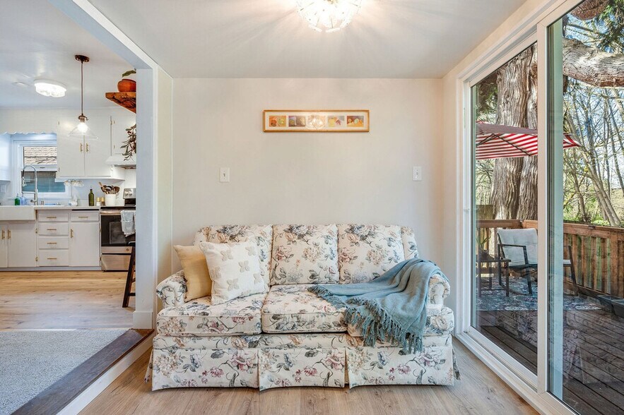 Building Photo - 4459 Brygger Dr W