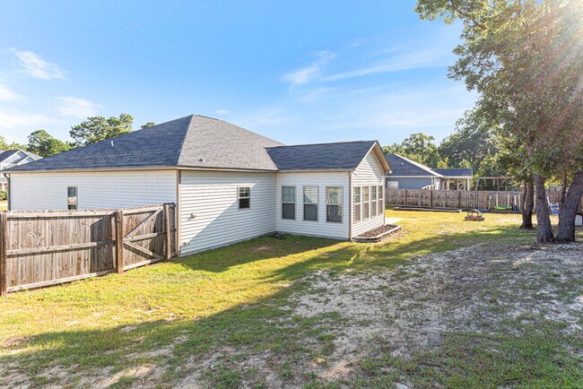 Building Photo - 130 Blue Chip Ct