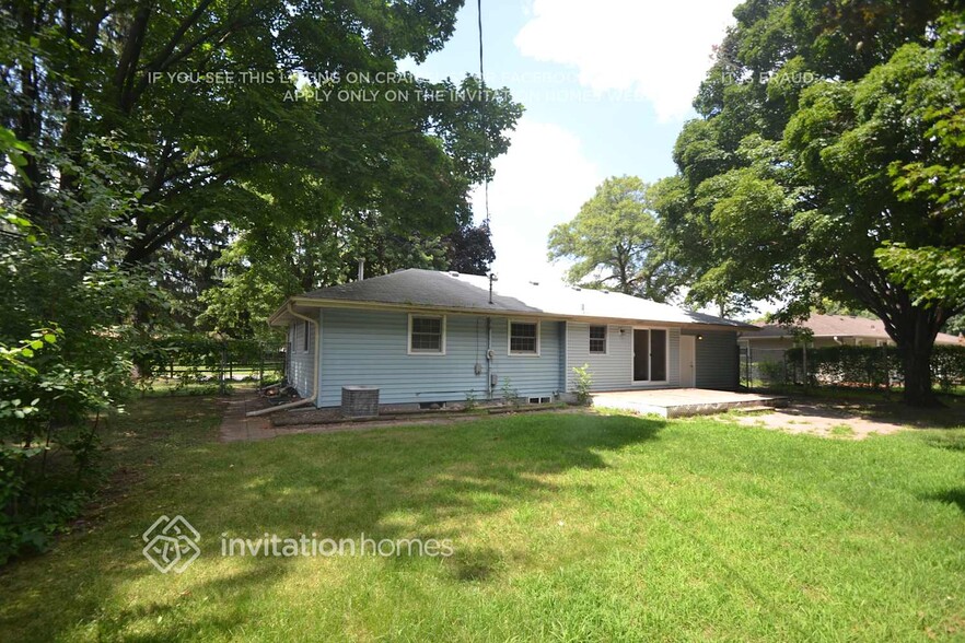 Building Photo - 6432 Hampshire Ave N
