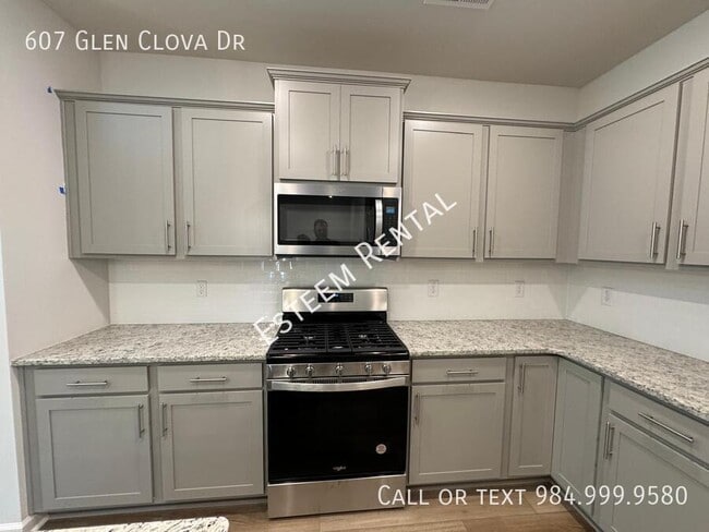 Building Photo - 607 Glen Clova Dr