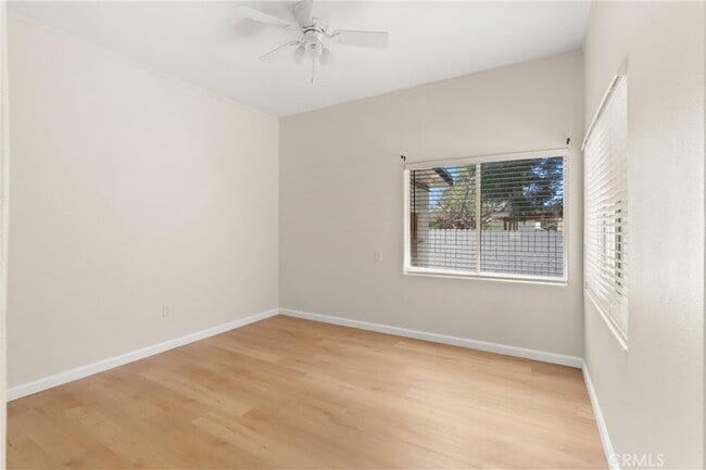 Building Photo - 421 W Sun Ave