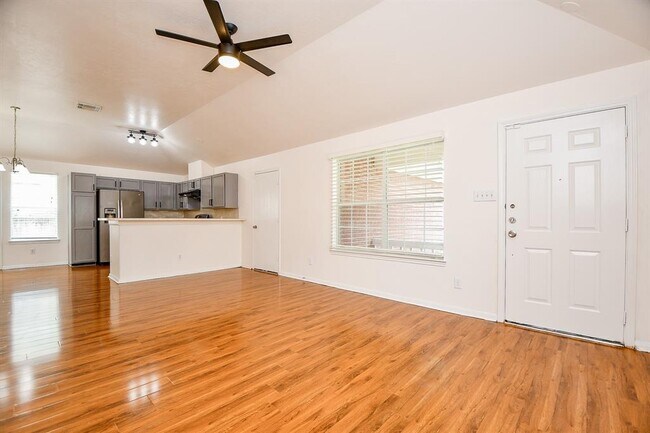 Building Photo - 16323 Woma Ct