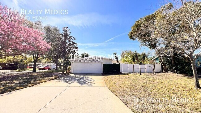Building Photo - 1516 Dove Dr
