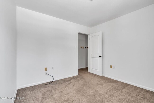 Building Photo - 46 Sunset Ave