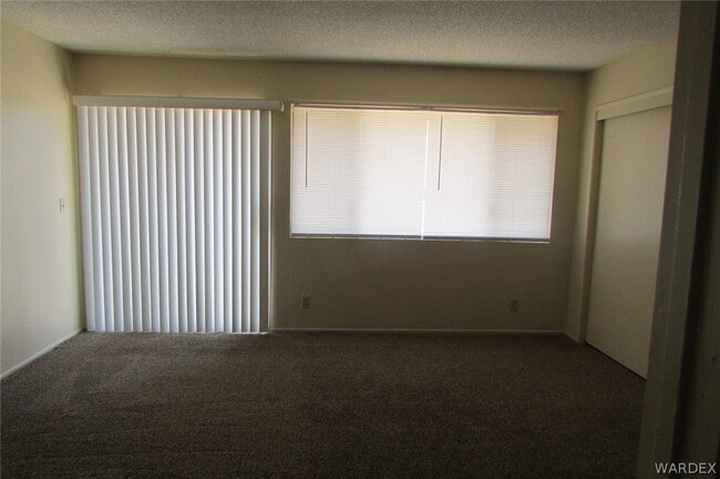 Building Photo - 1085 Chaparral Dr