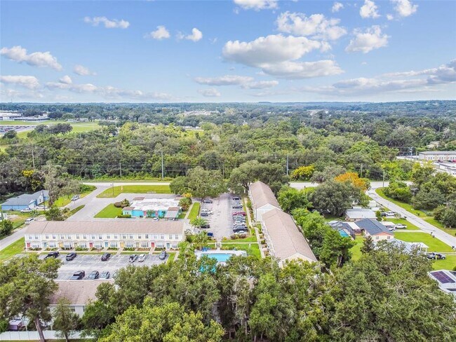 Building Photo - 13604 Embassy Park Ct