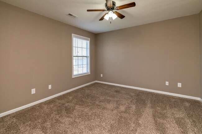 Building Photo - 2715 Honey Hill Rd