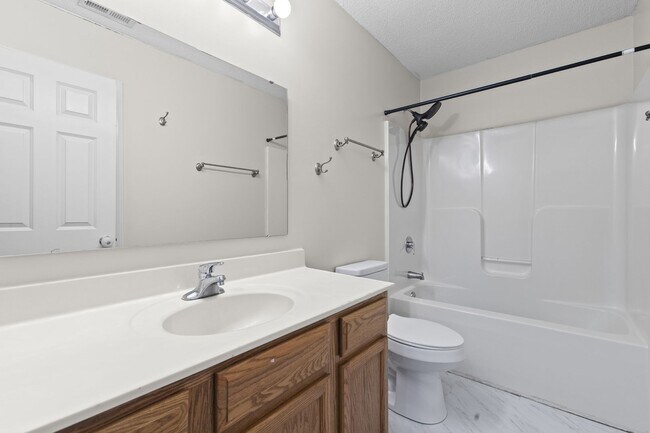 Building Photo - 206 Chokecherry S