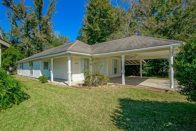 Building Photo - Gene Buckle