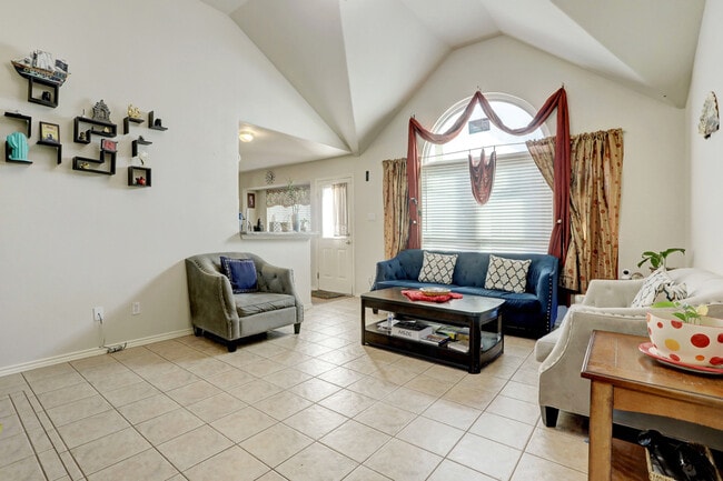Building Photo - 6613 Cromarty Ln