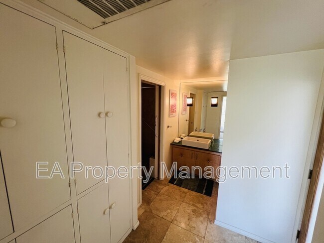 Building Photo - 1331 Park Ave SW
