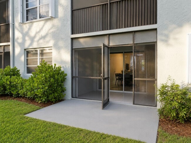 Building Photo - 2226 N Cypress Bend Dr