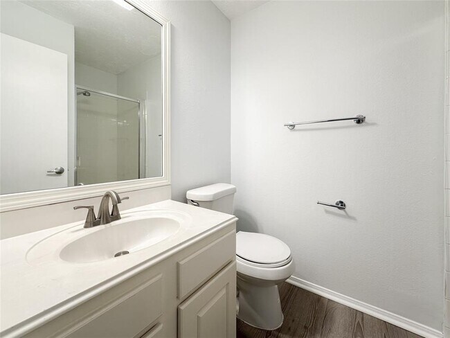Building Photo - 8051 Bay Branch Dr