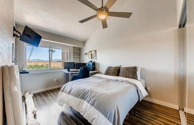 Building Photo - 671 Ascot Dr