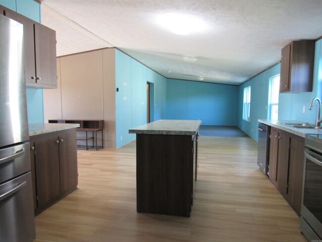 Building Photo - 12 Flintstone Cove