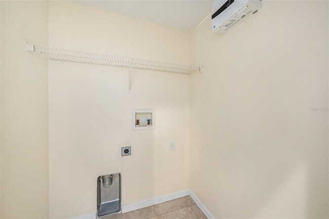 Building Photo - 7924 Carriage Pointe Dr