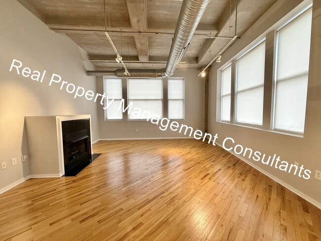 Building Photo - $600 Free Rent on 2Bed, 2 Bath at Western Auto