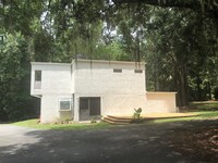 Building Photo - Close proximity to Lake Wauburg & Payne's ...