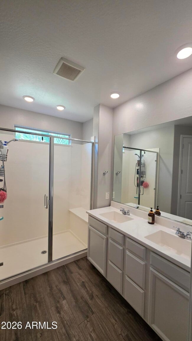 Building Photo - 45394 W Norris Rd