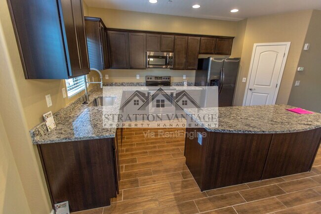 Building Photo - 240 W Juniper Ave